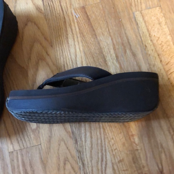 Volatile Brown wedge flip-flops - Picture 3 of 4